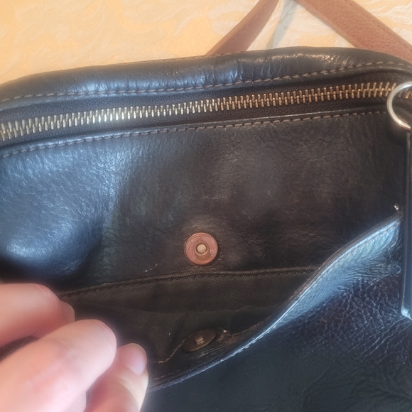 Fossil Black Leather Bag with Gold Accents - Picture 16 of 16